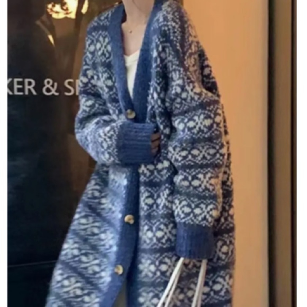 NEW ! ❄️ Blue Patterned Women's Sweater